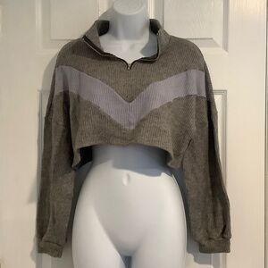 LE LIS Women’s Cropped 1/4 Zip Gray/ Blue-Purple Sweater Medium